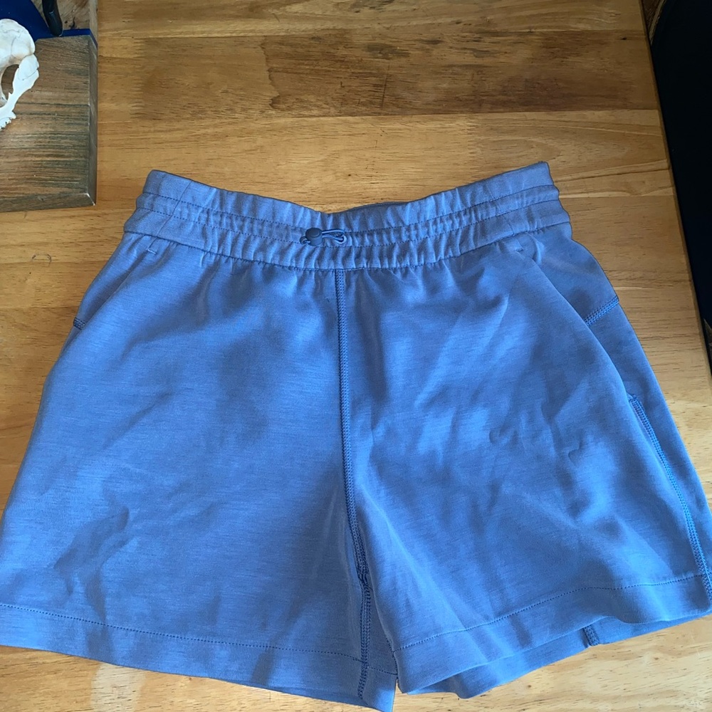 Lululemon Softstreme shorts blue size 6